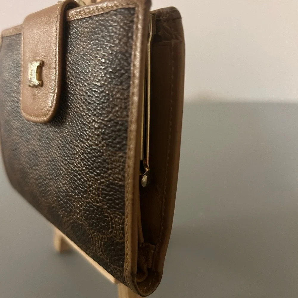 Authentic Celine Compact Kisslock Wallet, Vintage, Light Cognac Leather Trim - Picture 2 of 16